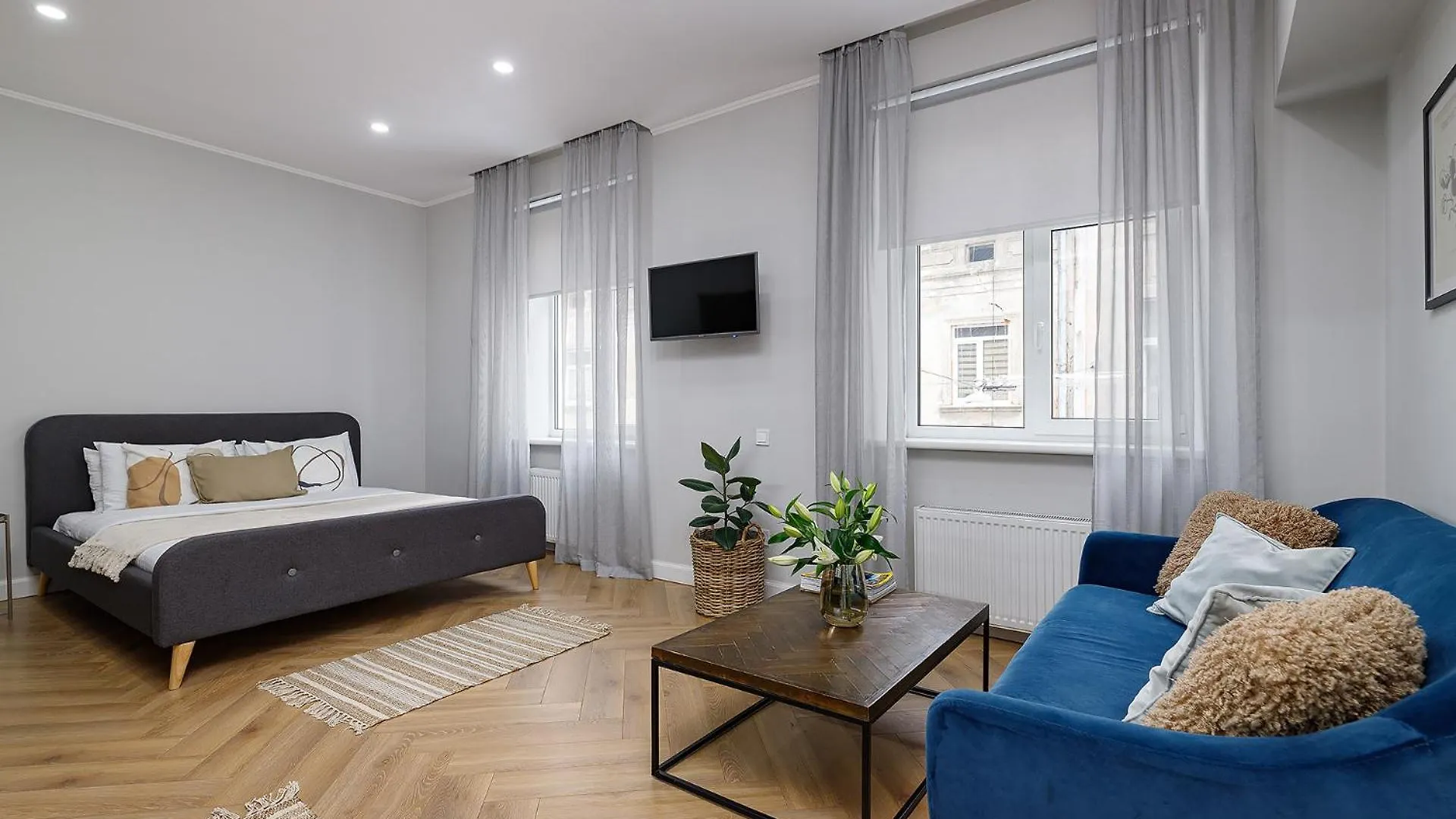 Feel Lviv! Old City Apartment